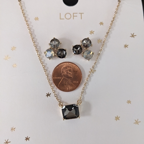 LOFT Earring and Necklace Set - Picture 6 of 8